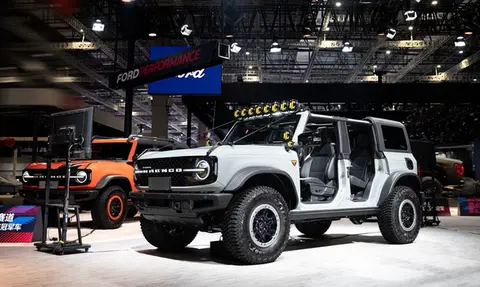 Ford Unveils Two Icons at Shanghai Auto Show: Best-Selling Pickup and Retro Off-Roader